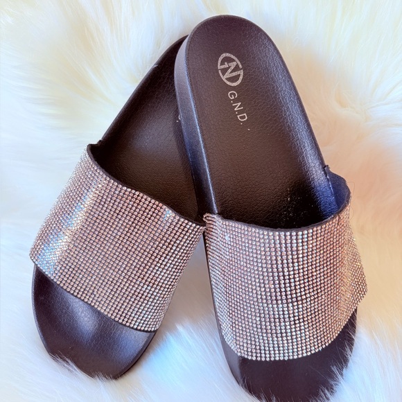 🩷🩷RHINESTONE EMBELLISHED SLIDES SANDALS🩷🩷 - Picture 1 of 5